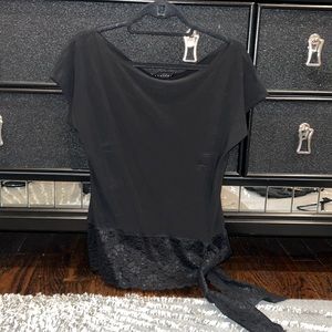 BEAUTIFUL BLACK TOP WITH LAVE WAIST AND BELT DETAIL